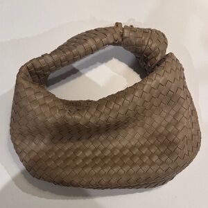 Woven Hobo Shoulder Bag in Taupe
